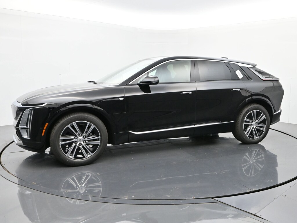 New 2026 CADILLAC LYRIQ Luxury SUV