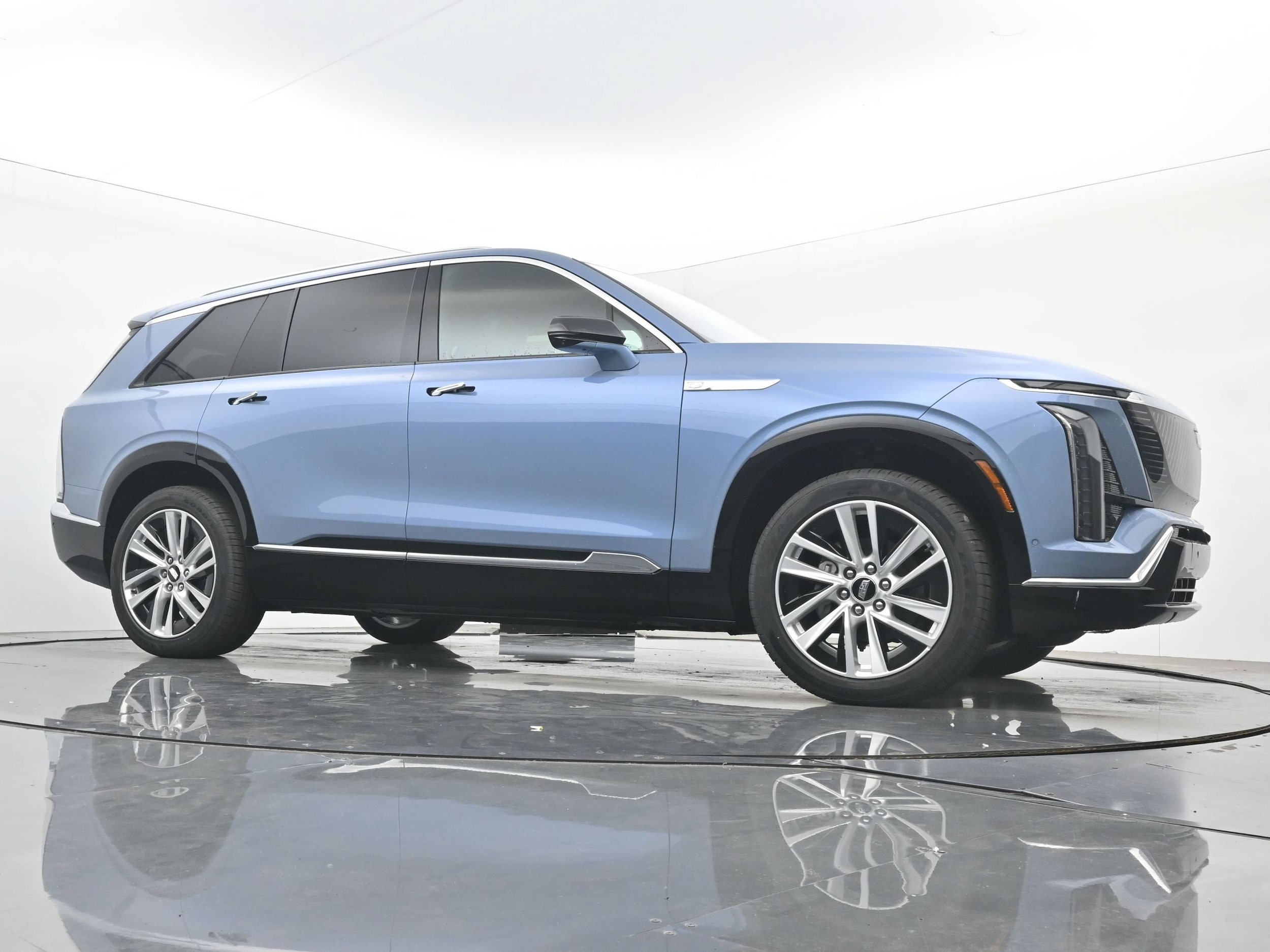 2027 Cadillac VISTIQ Luxury - Photo 20