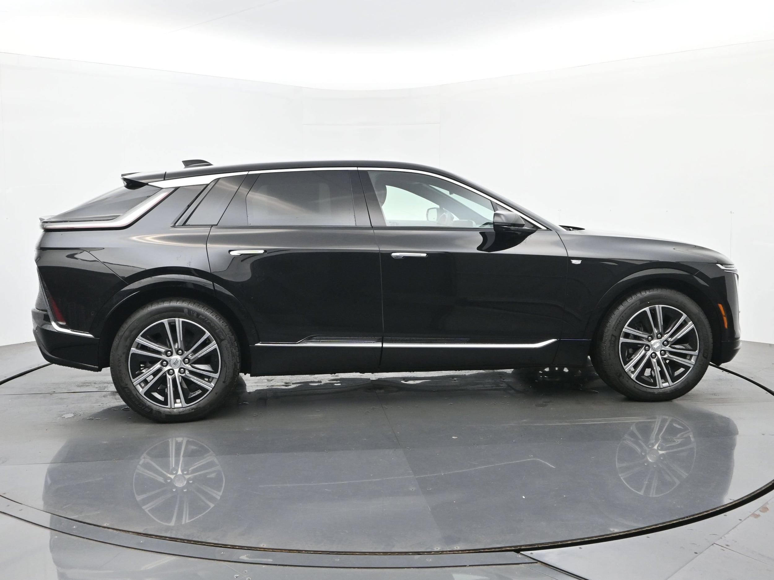2027 Cadillac LYRIQ Luxury - Photo 6