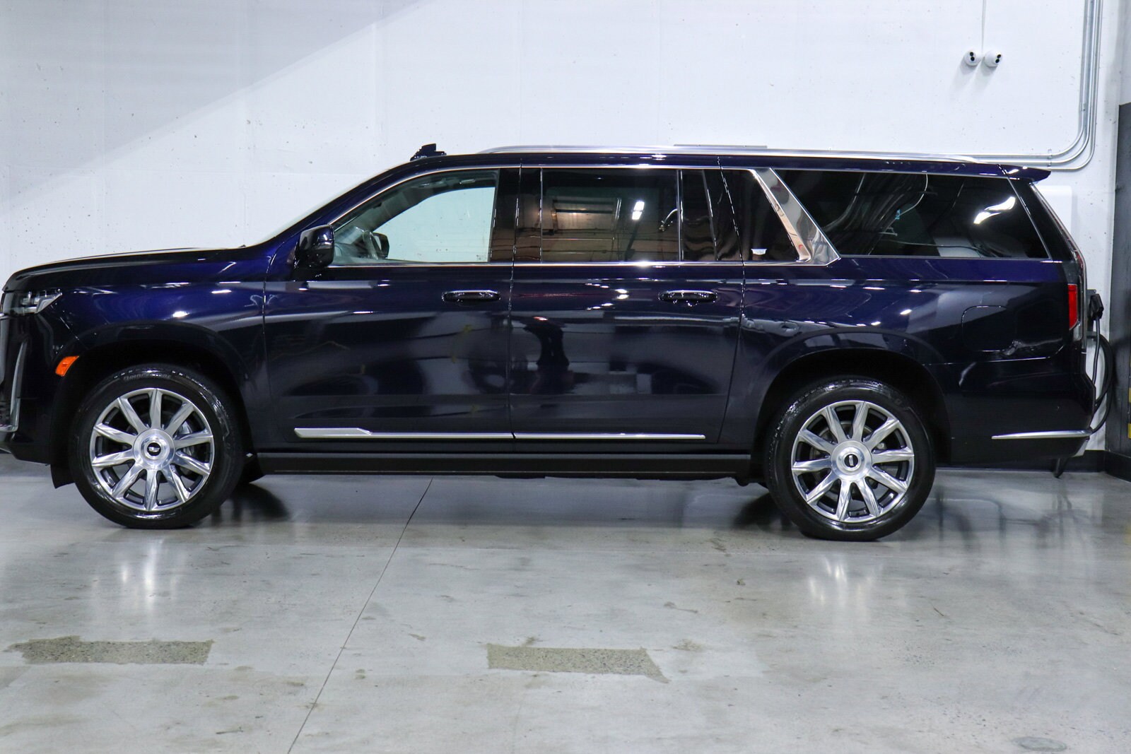 2022 Cadillac Escalade ESV Premium Luxury Platinum photo 2