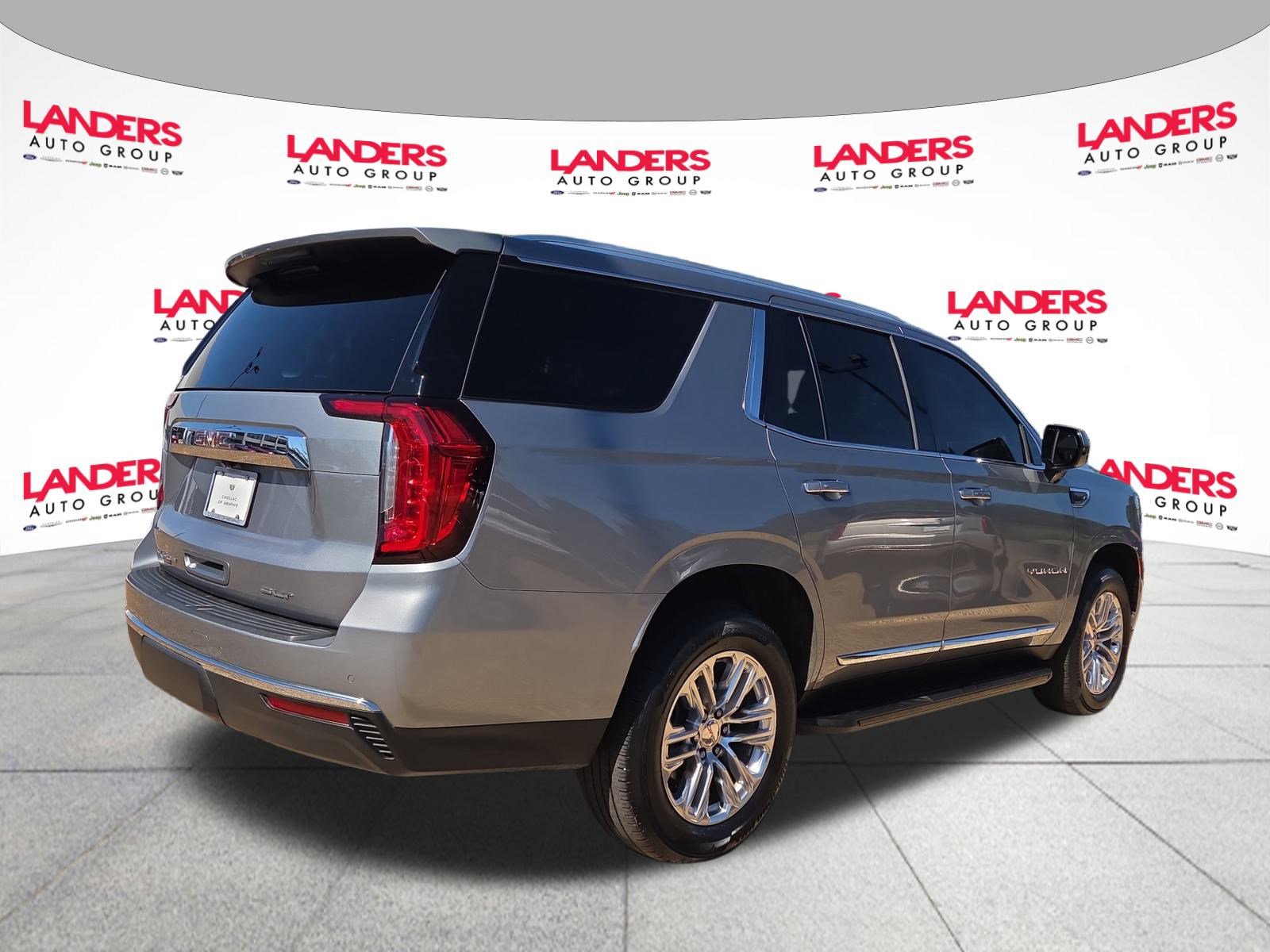 2023 Gmc Yukon SLT photo 2