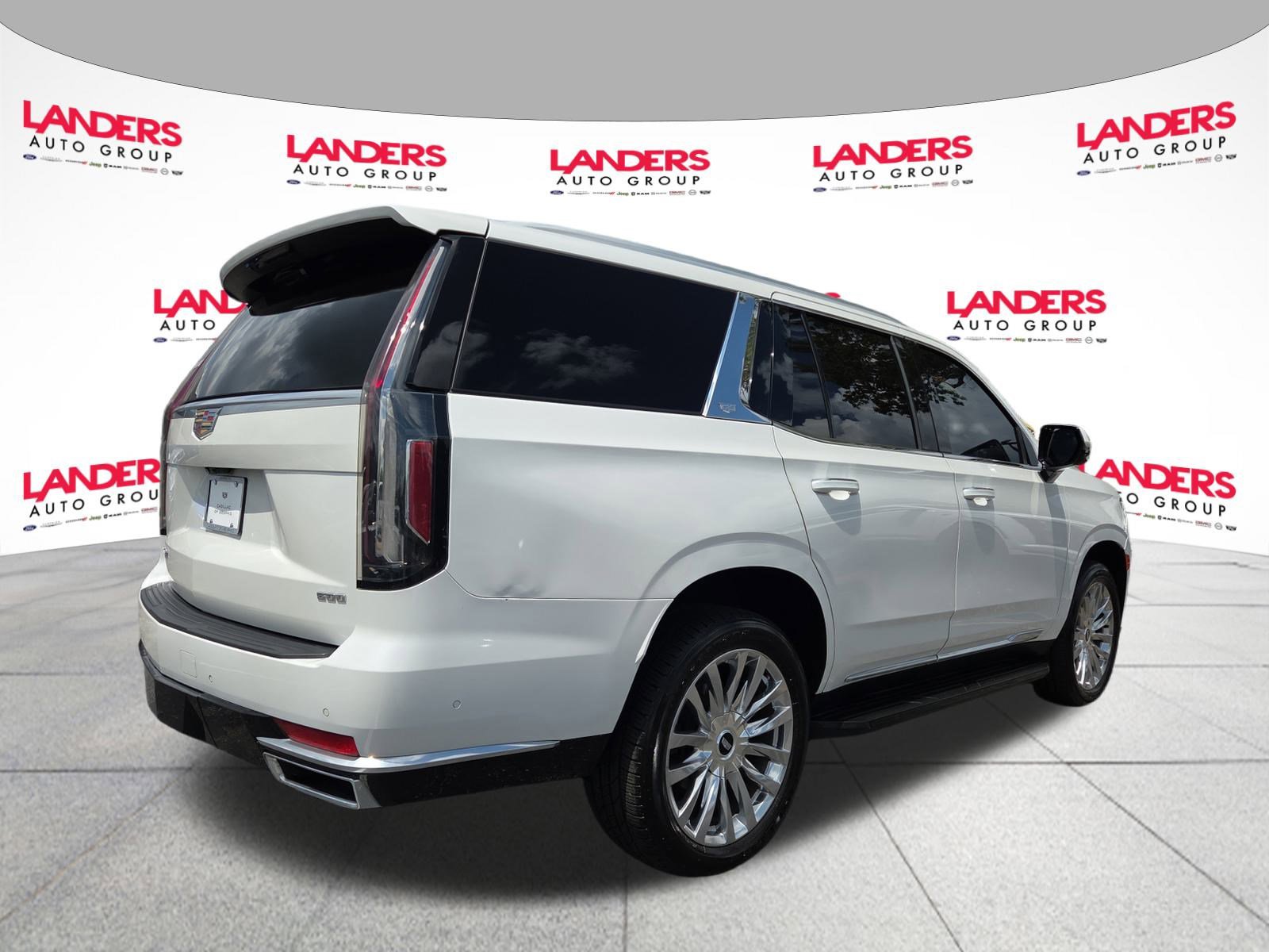 2021 Cadillac Escalade Premium Luxury photo 3