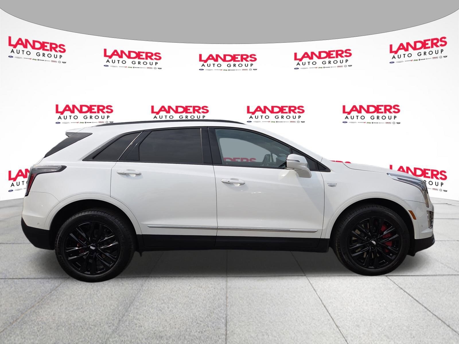 2023 Cadillac XT5 Sport photo 2