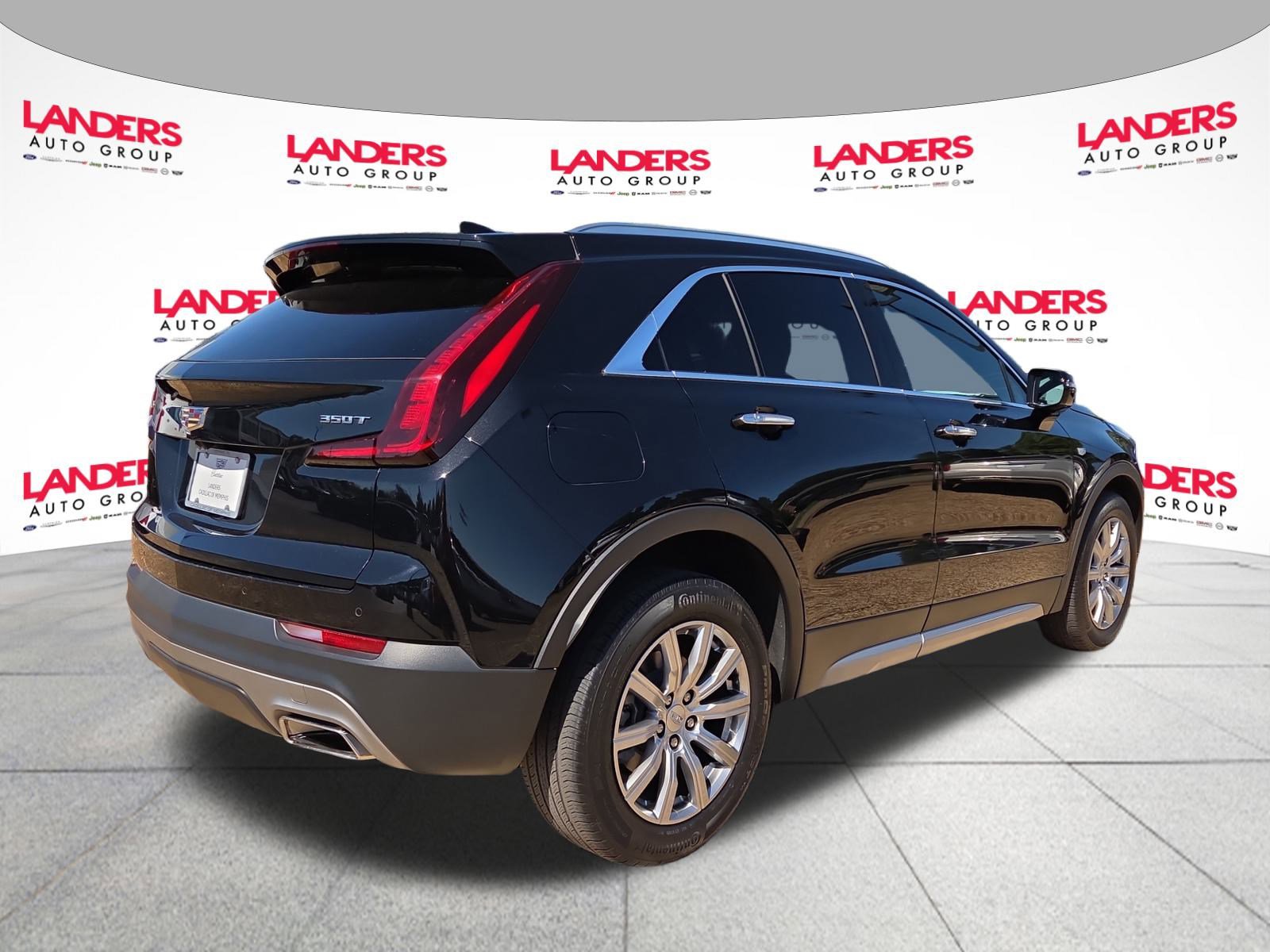 2023 Cadillac XT4 Premium Luxury photo 2