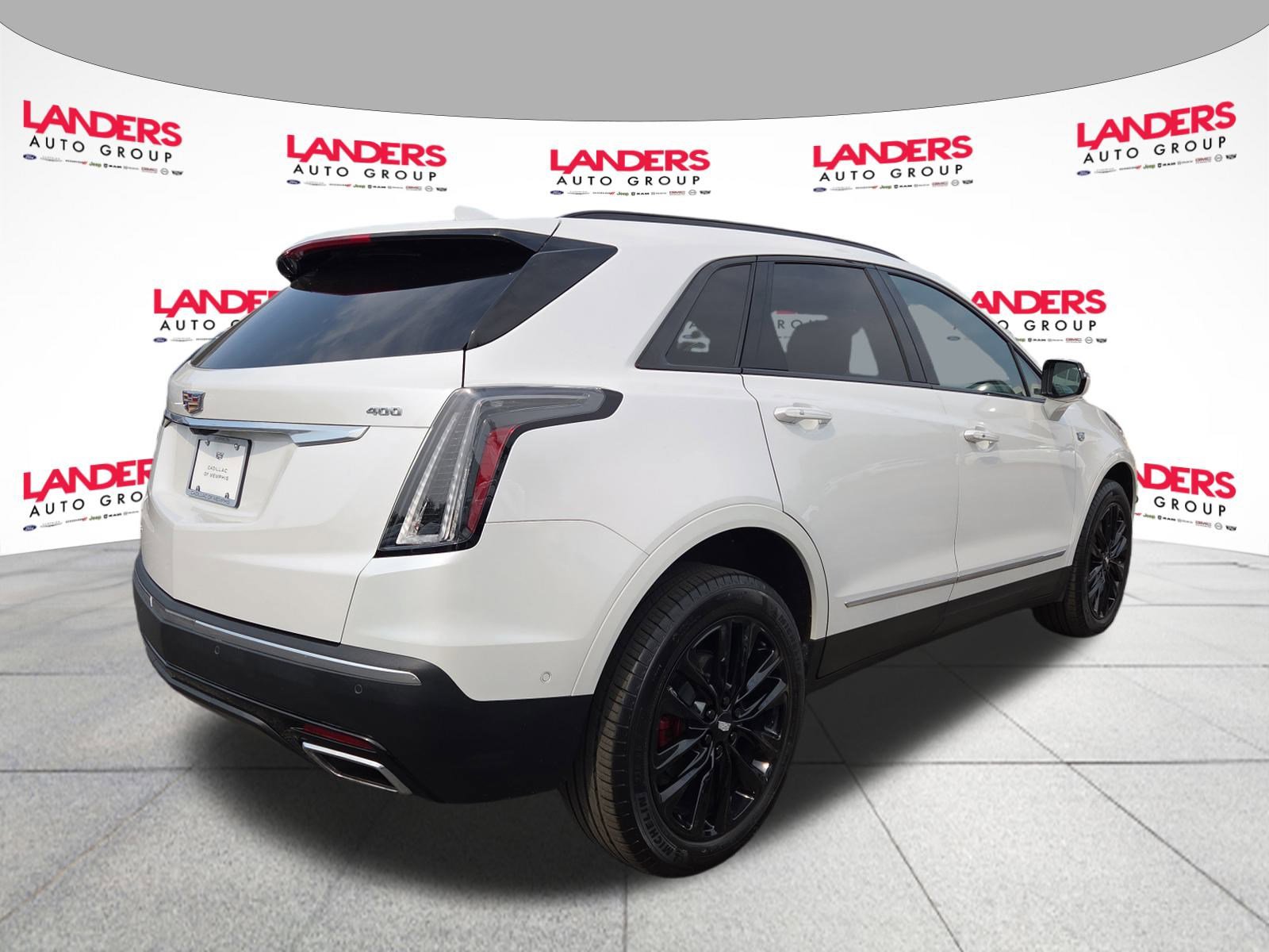 2023 Cadillac XT5 Sport photo 3
