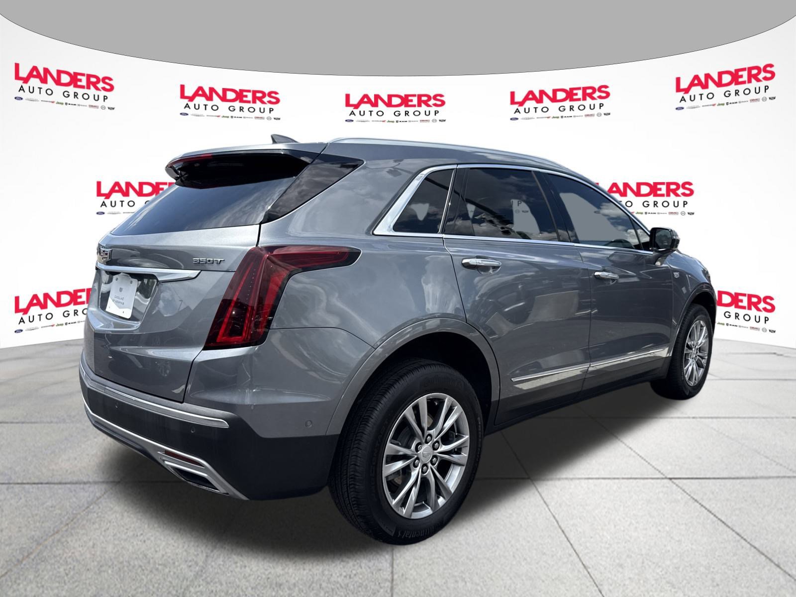2021 Cadillac XT5 Premium Luxury photo 3