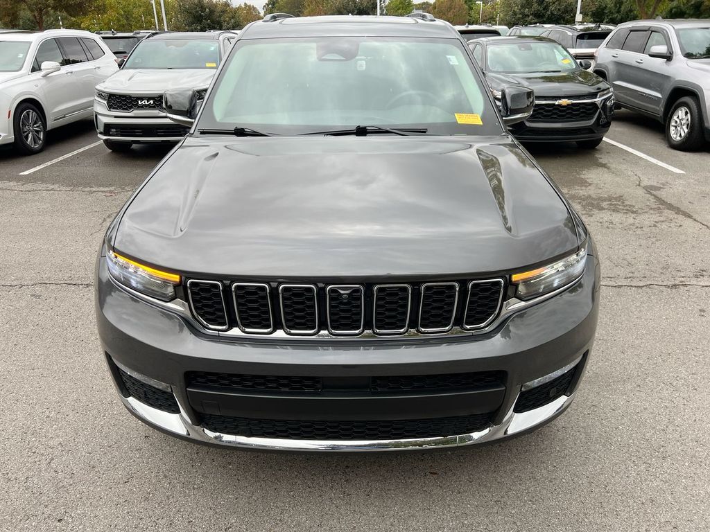 2023 Jeep Grand Cherokee Limited photo 2