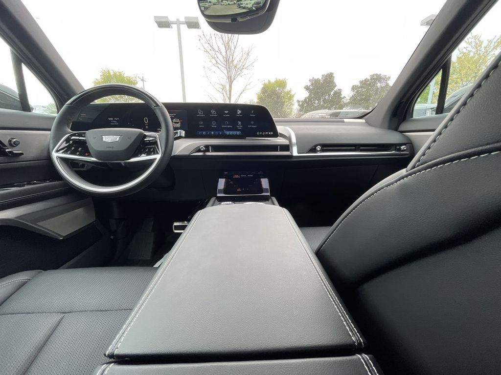 2026 Cadillac VISTIQ Luxury - Photo 10