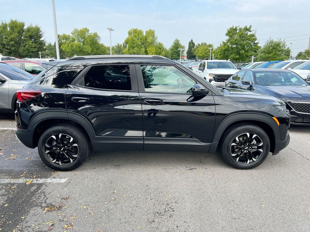 2023 Chevrolet Trailblazer LT photo 3
