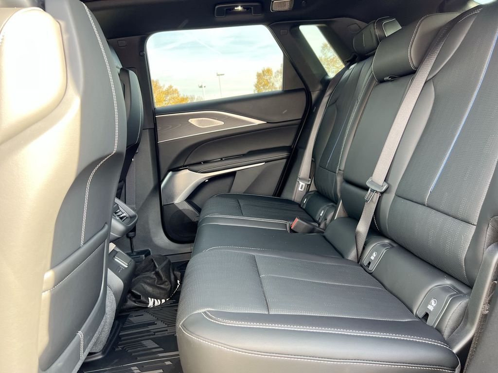 2026 Cadillac LYRIQ V - Photo 11