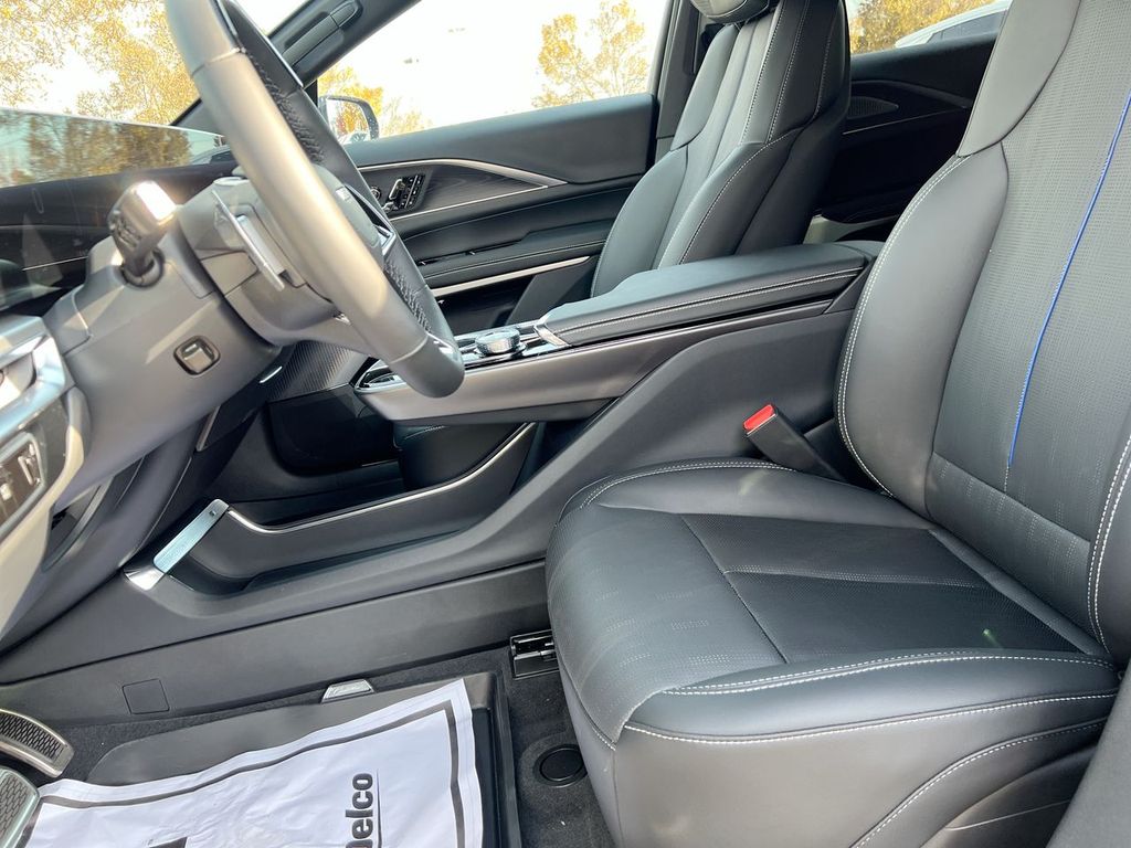 2026 Cadillac LYRIQ V - Photo 10