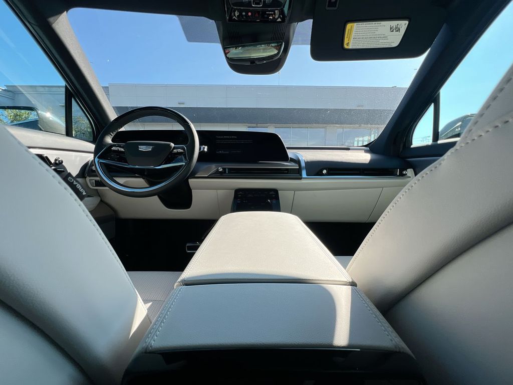 2026 Cadillac VISTIQ Luxury - Photo 6