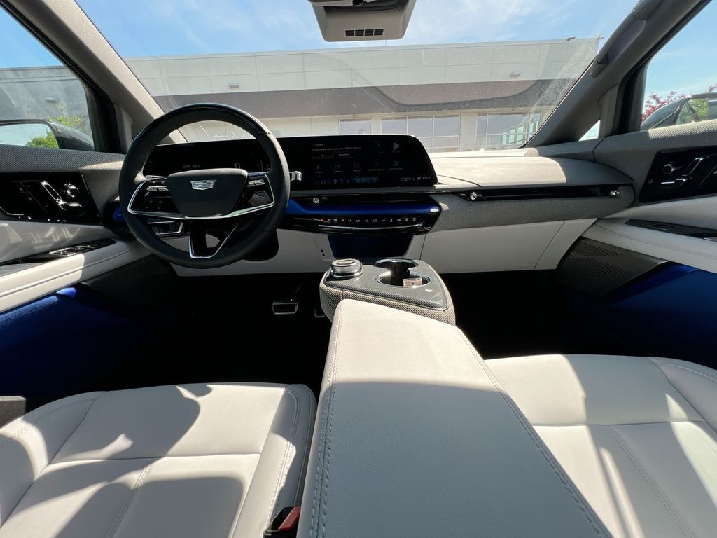 2026 Cadillac OPTIQ Luxury - Photo 10