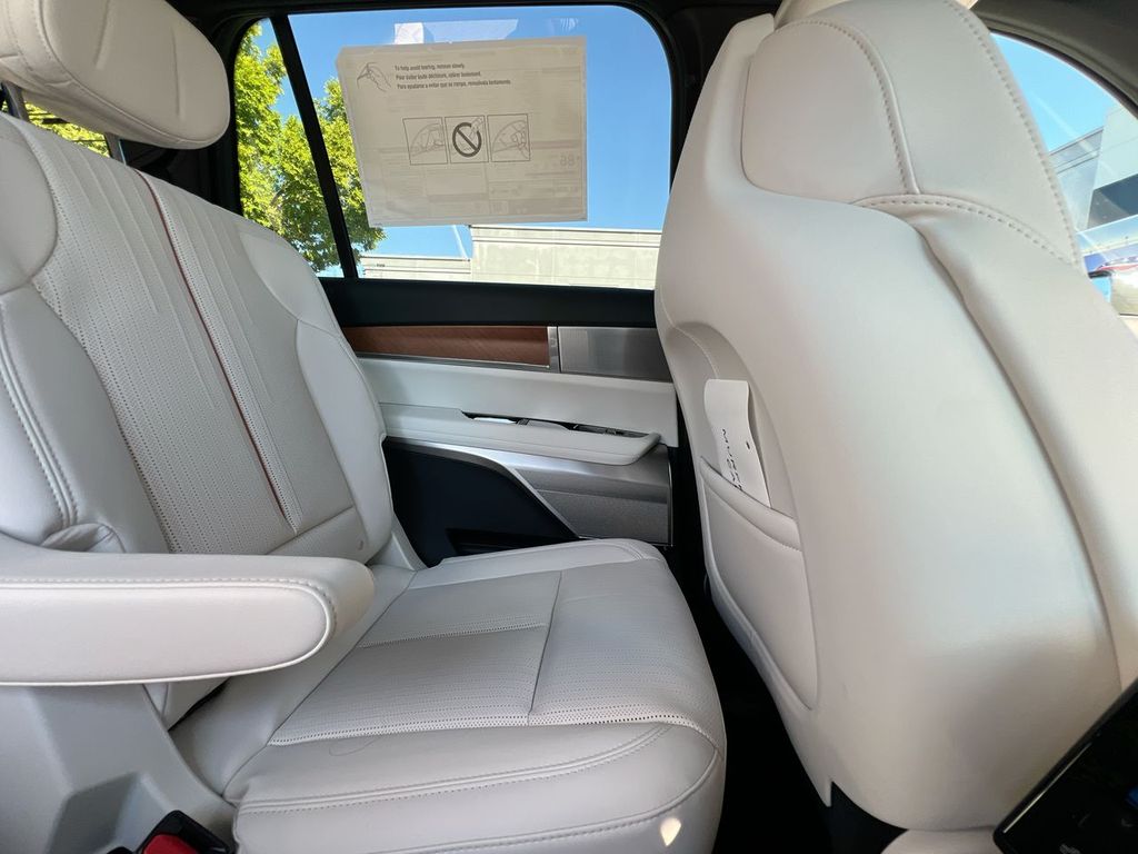 2026 Cadillac VISTIQ Luxury - Photo 9