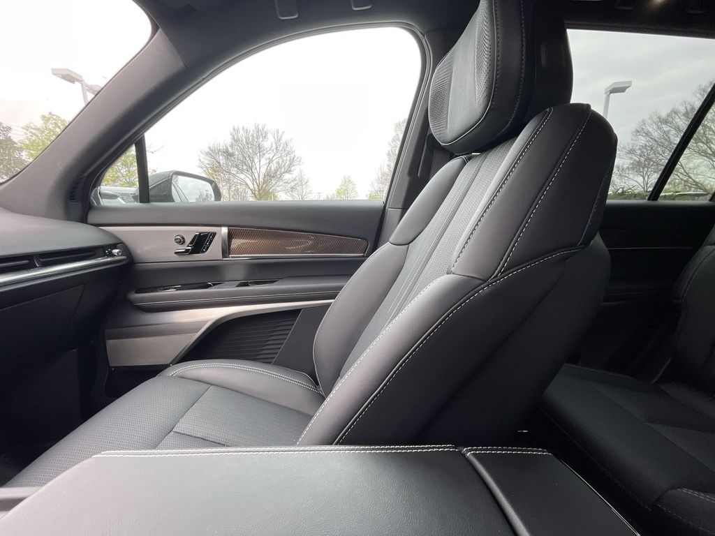 2026 Cadillac VISTIQ Luxury - Photo 11