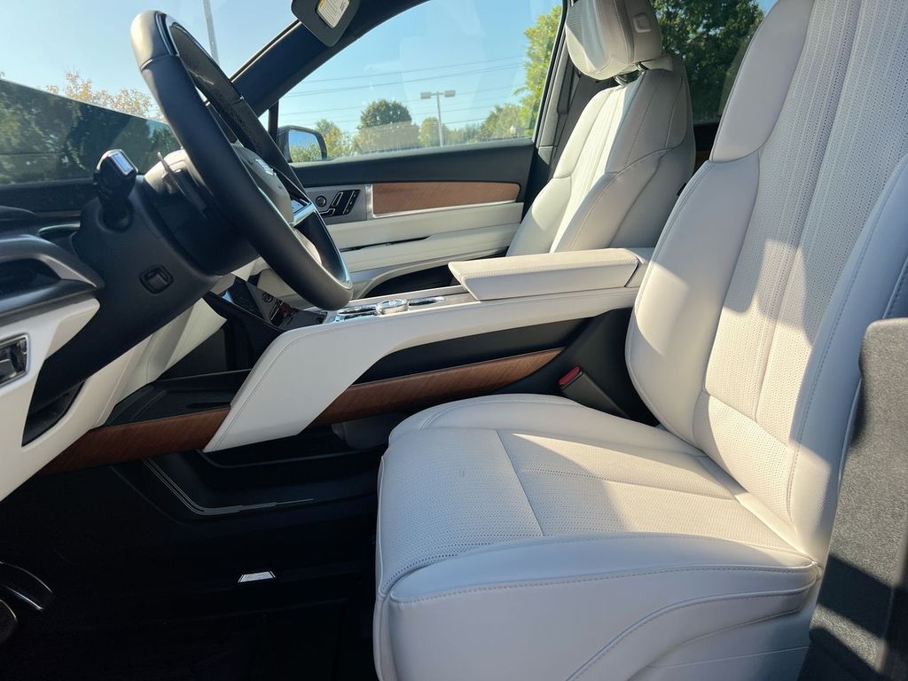 2026 Cadillac VISTIQ Luxury - Photo 10