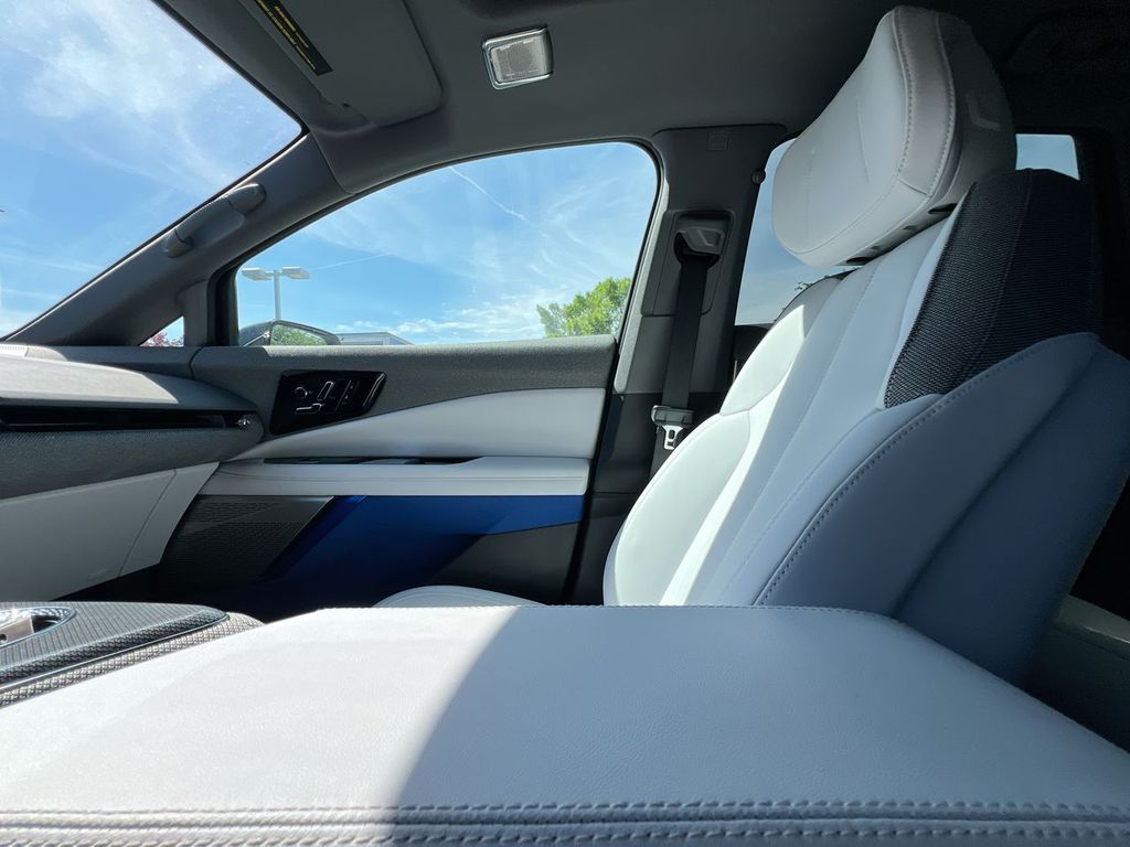 2026 Cadillac OPTIQ Luxury - Photo 11