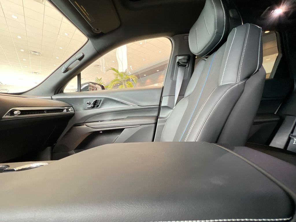 2025 Cadillac LYRIQ Sport 1 - Photo 11