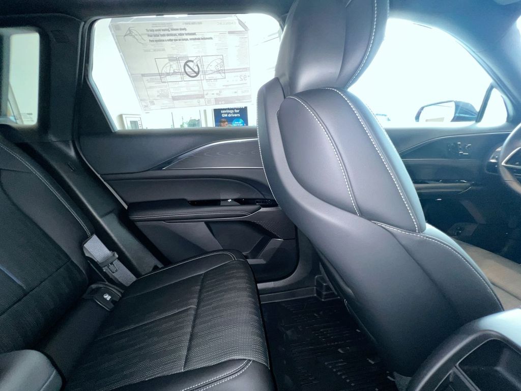 2025 Cadillac LYRIQ Sport 1 - Photo 13
