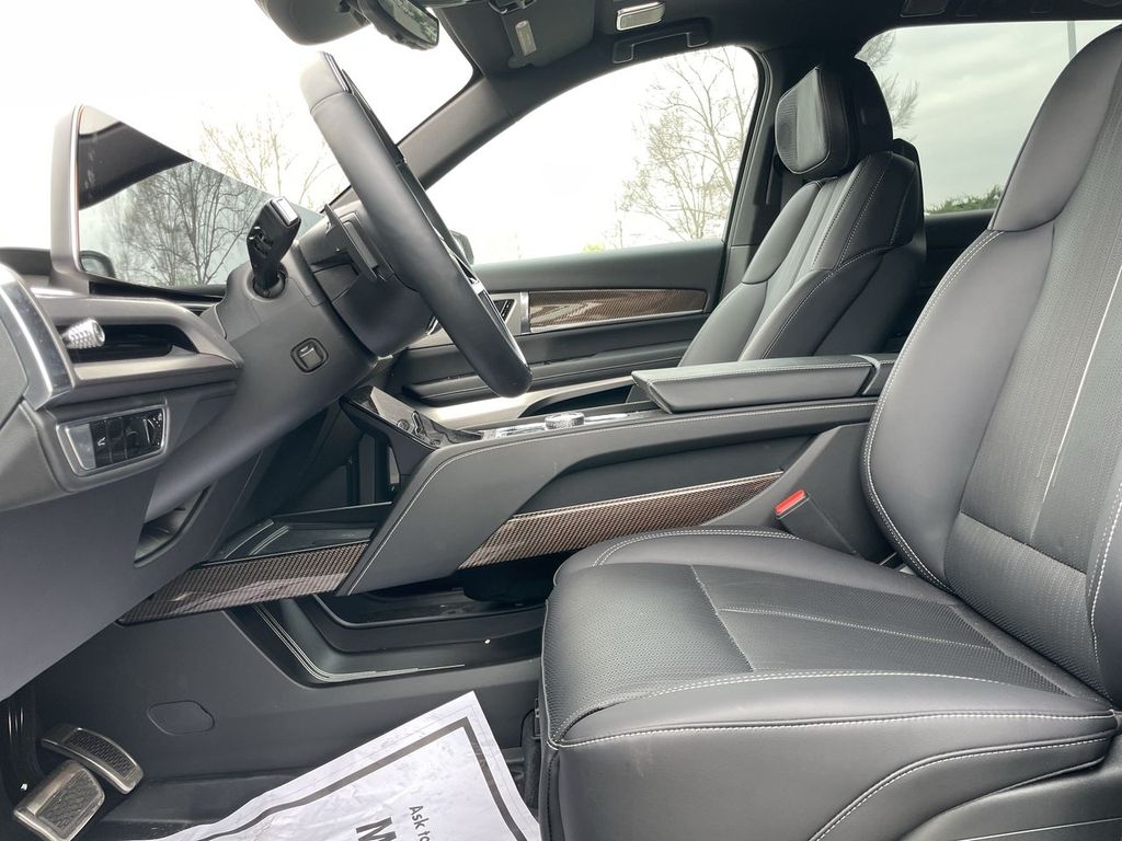 2026 Cadillac VISTIQ Luxury - Photo 14