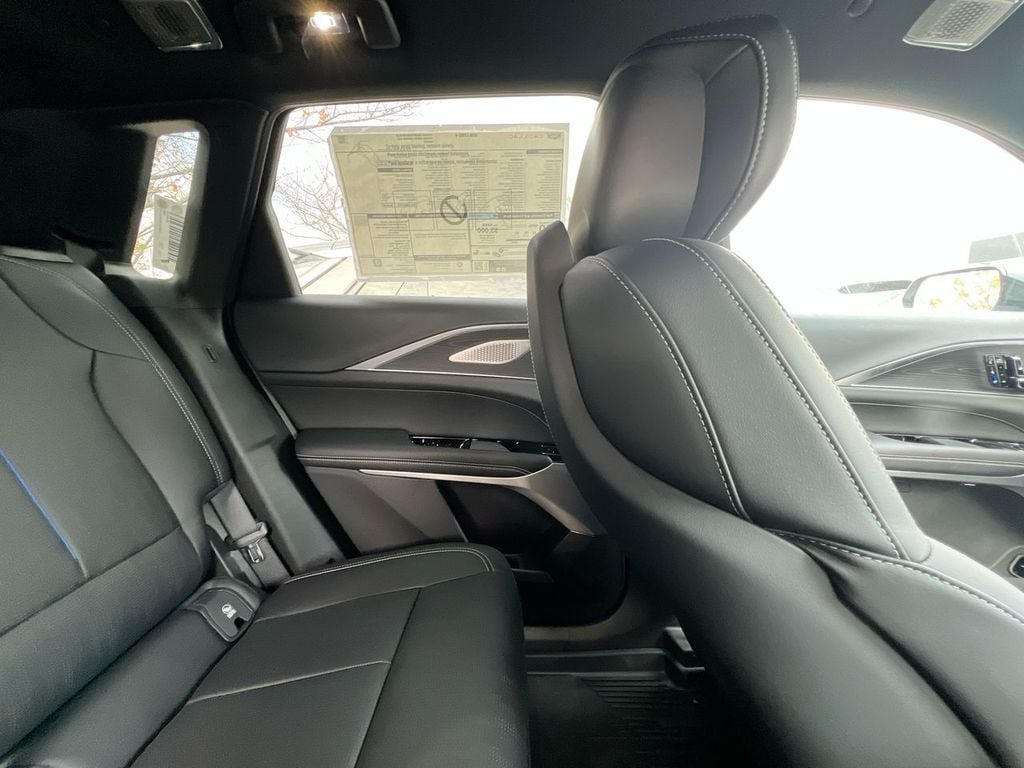 2026 Cadillac LYRIQ V - Photo 9