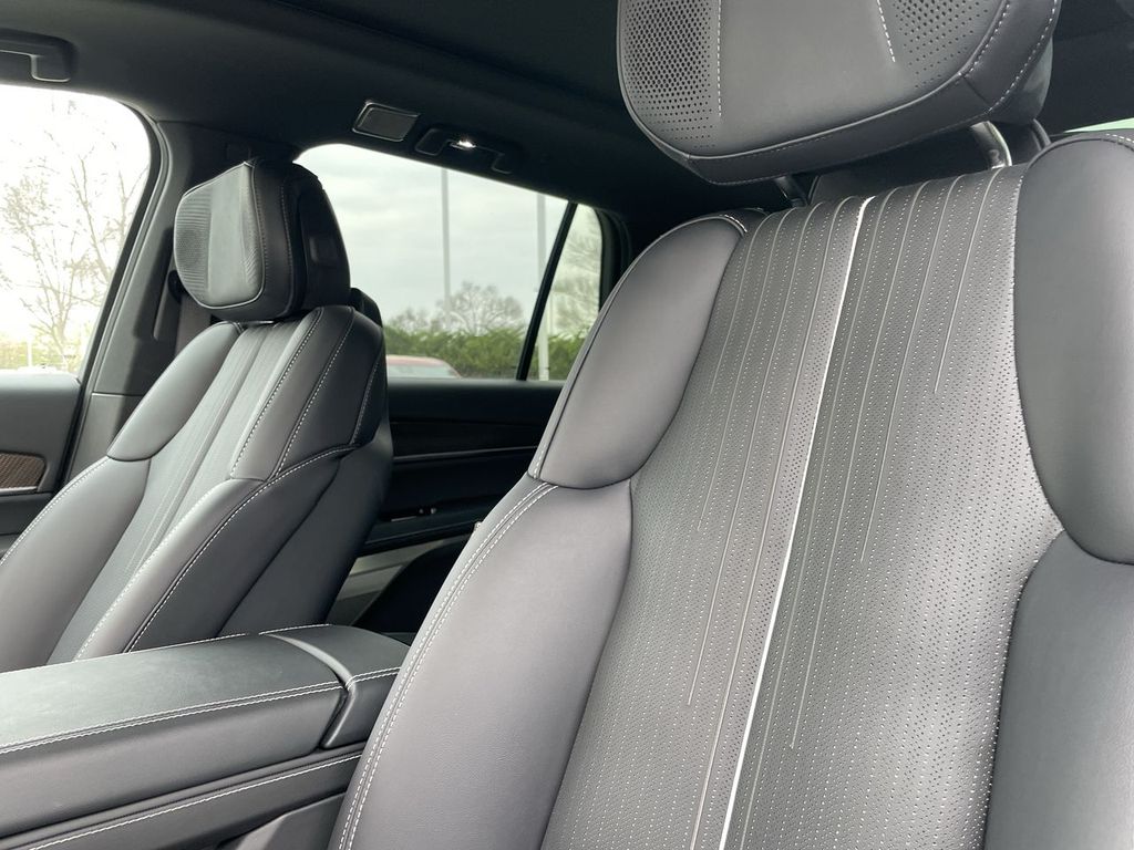 2026 Cadillac VISTIQ Luxury - Photo 19