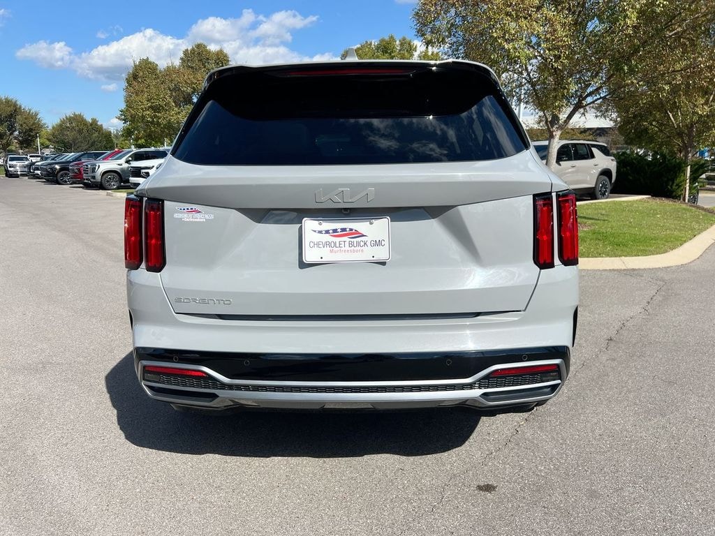 Used 2023 Kia Sorento SX