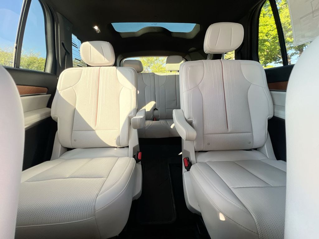 2026 Cadillac VISTIQ Luxury - Photo 8