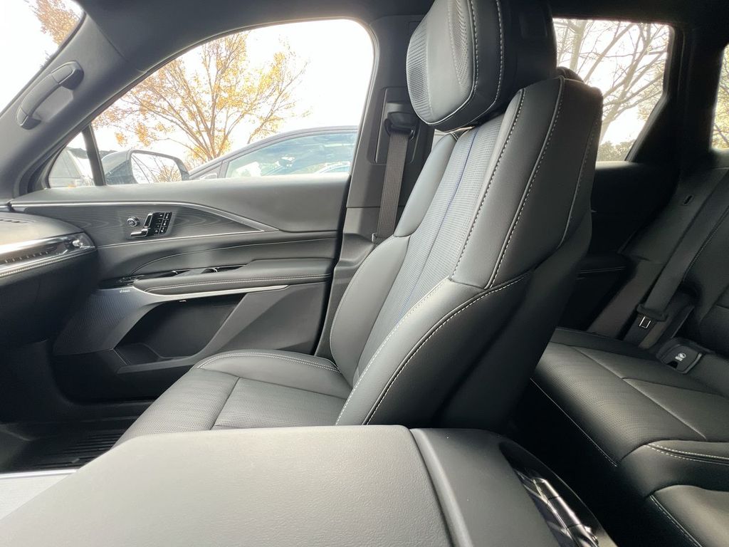 2026 Cadillac LYRIQ V - Photo 7