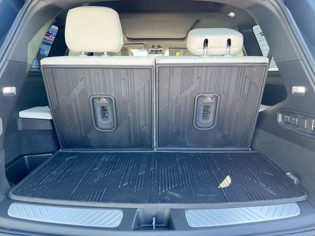 2026 Cadillac VISTIQ Luxury - Photo 12