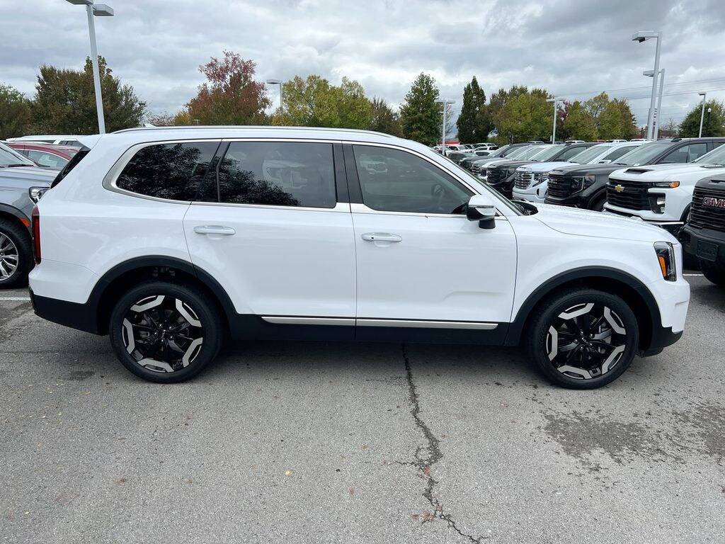 Used 2024 Kia Telluride S