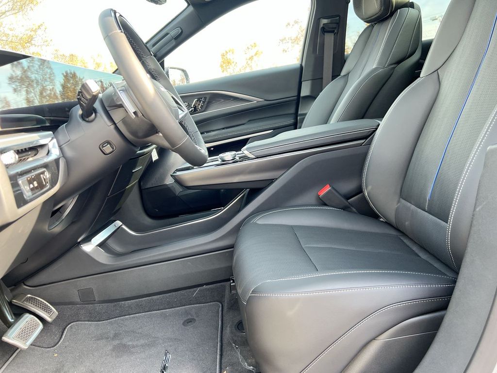 2026 Cadillac LYRIQ V - Photo 10