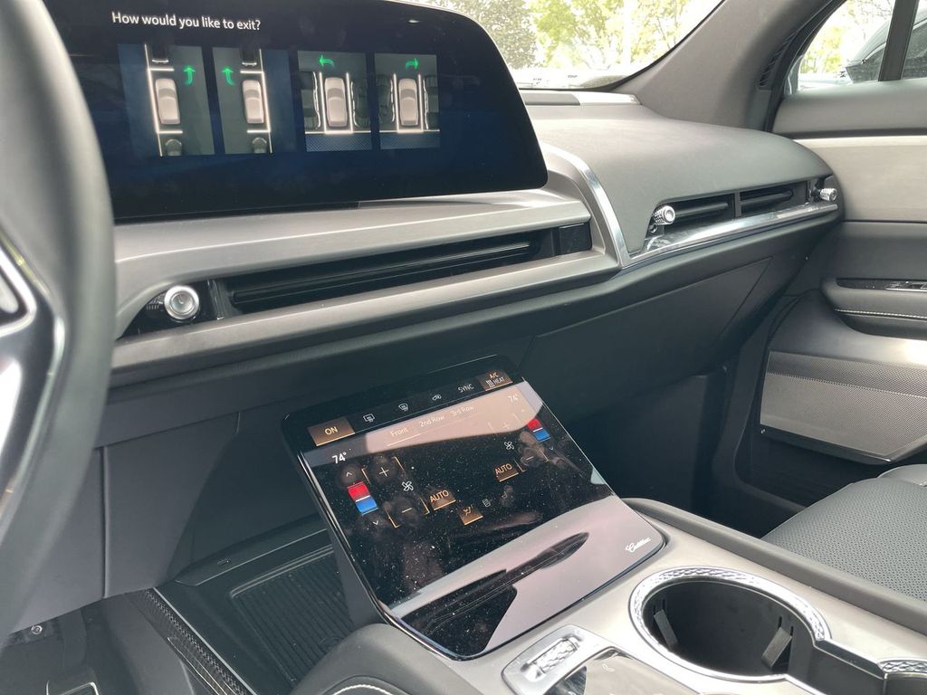 2026 Cadillac VISTIQ Luxury - Photo 18