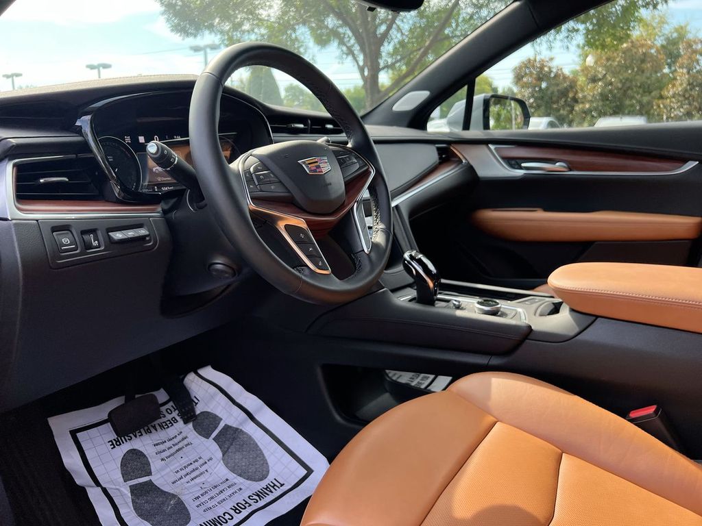 2025 Cadillac XT5 Premium Luxury - Photo 17