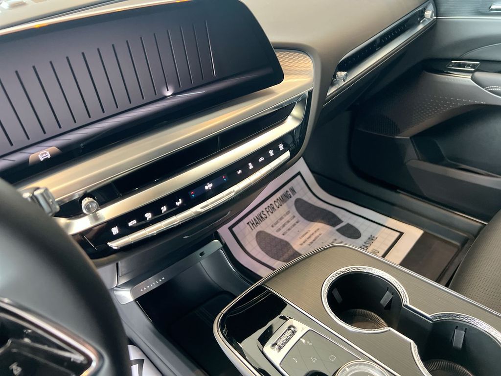 2025 Cadillac LYRIQ Sport 1 - Photo 18