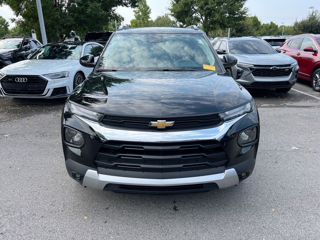 2023 Chevrolet Trailblazer LT photo 2