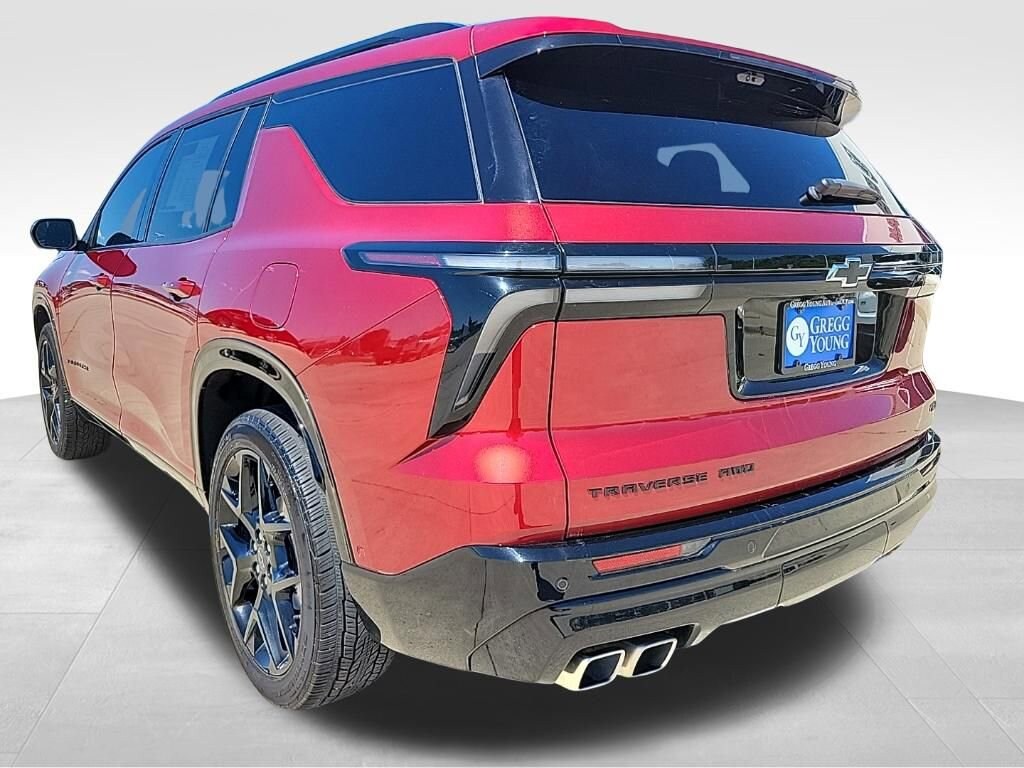 Used 2025 Chevrolet Traverse RS SUV