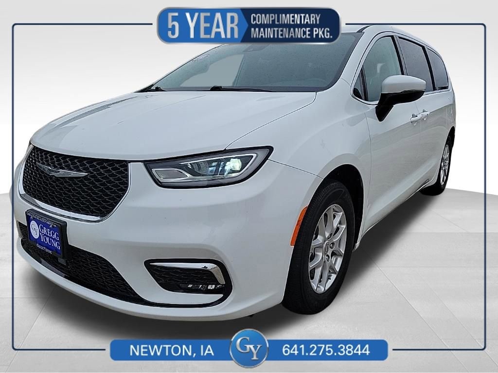 Used 2023 Chrysler Pacifica Touring L