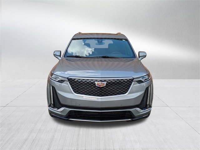 2025 Cadillac XT6 Luxury photo 2