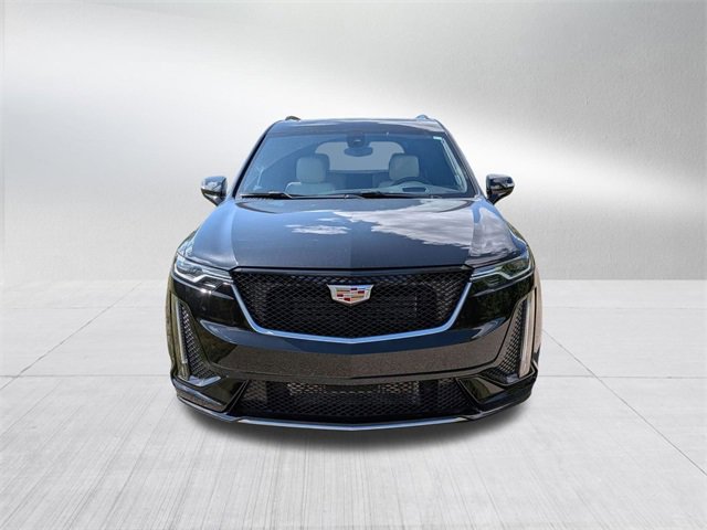 2025 Cadillac XT6 Sport photo 2