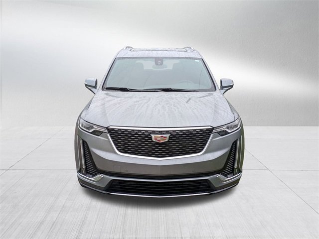 2025 Cadillac XT4 Luxury photo 2