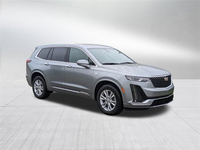 2025 Cadillac XT4 Luxury photo 3