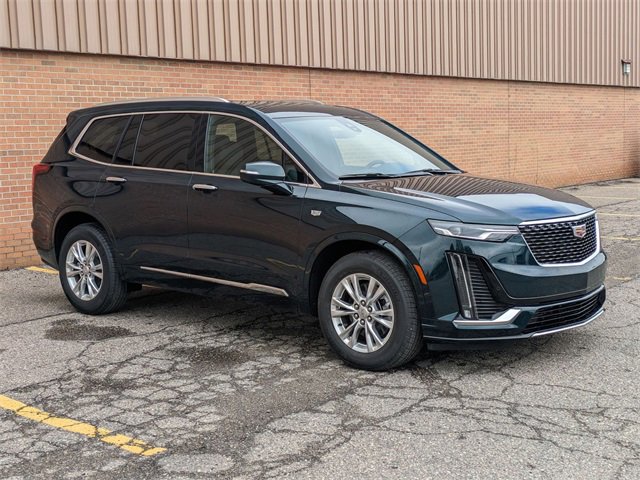 2025 Cadillac XT6 Luxury photo 3