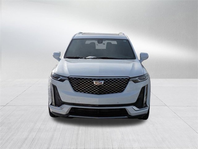 2025 Cadillac XT6 Luxury photo 2