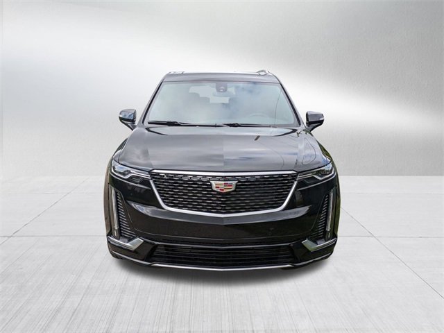 2025 Cadillac XT6 Luxury photo 2