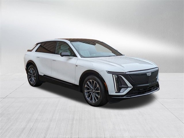 2025 Cadillac Lyriq Sport photo 3