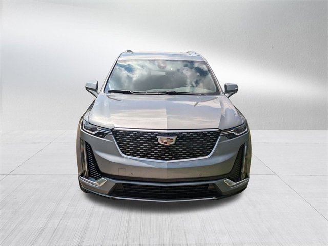 2025 Cadillac XT6 Luxury photo 2