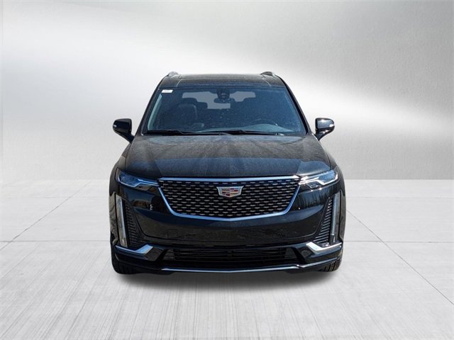 2025 Cadillac XT6 Luxury photo 2