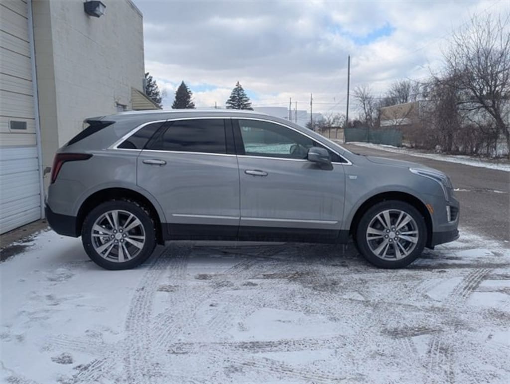 New 2026 CADILLAC XT5 Premium Luxury SUV