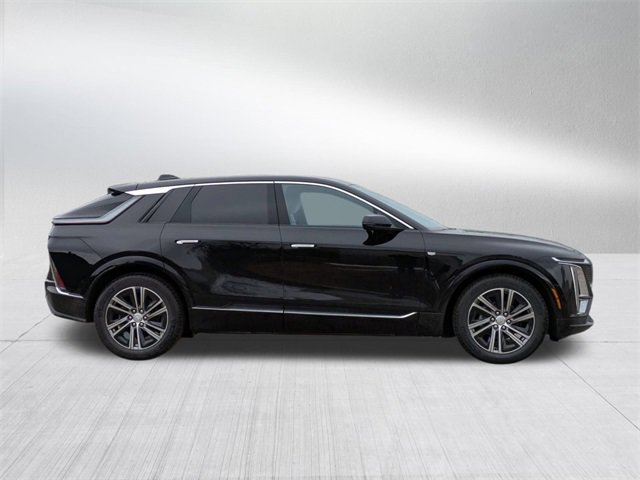 2025 Cadillac Lyriq Luxury photo 3